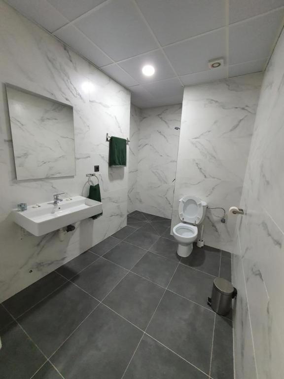 Pension Guggenheim Riverview Hbi01297 بلباو المظهر الخارجي الصورة